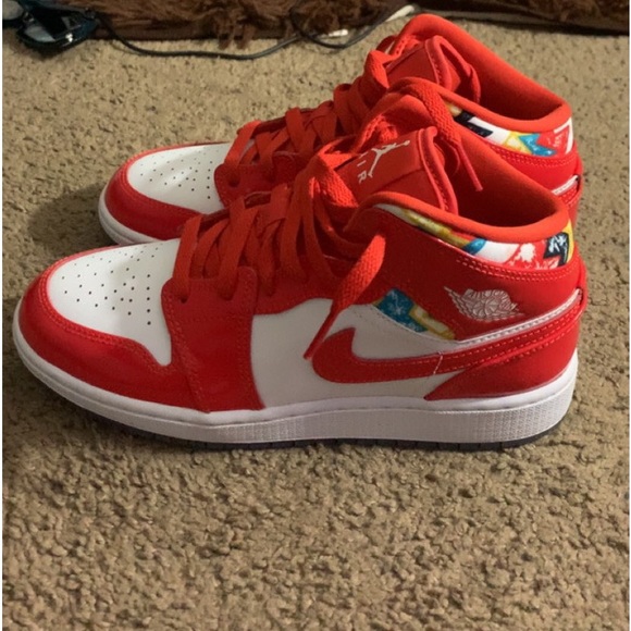 Jordan Shoes - Size youth 5 , Taking offers